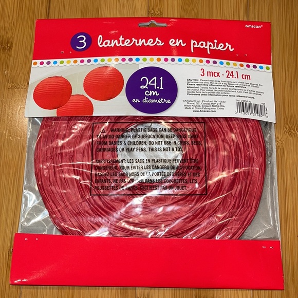 Three red paper lanterns, 24.1cm in diameter - Picture 3 of 3